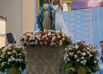 Tradição e devoção: Comunidade celebra com emoção a tradicional coroação de Nossa Senhora em Pedra Branca