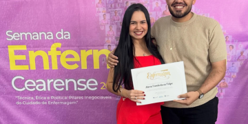 Enfermeira Dra. Vanderlucia Felipe é homenageada com a Comenda Gente que Ama Enfermagem pelo COREN-CE