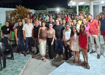 Manoela Pimenta prioriza contato direto com moradores em visita ao distrito de Capitão Mor