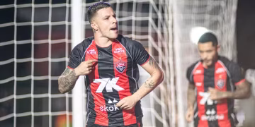 Renato Kayzer, ex-Fortaleza, entra e decide; Vitória elimina o Ceará da Copa do Nordeste