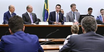 Cearense Domingos Neto assume presidência da Comissão Mista de Orçamento no  Congresso Nacional