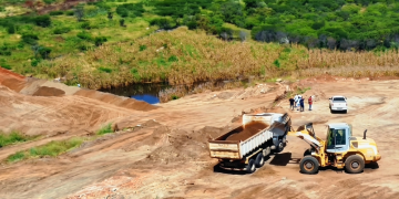 Pedra Branca – Tem inicio a construção do açude do Sítio Pombinhas trazendo segurança hídrica para a região