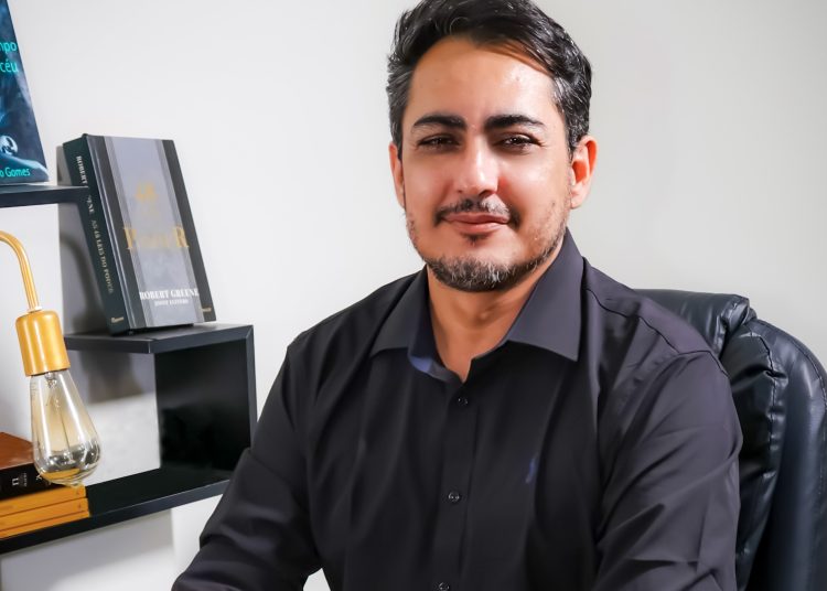 Escritor cearense une sertão, psicanálise e literatura em obras inspiradas na cultura dos Inhamuns