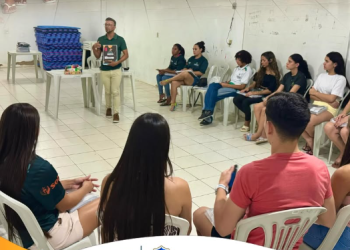 Empreendedorismo no Sertão: Distrito Santa Cruz do Banabuiú sedia  curso de design de sobrancelhas