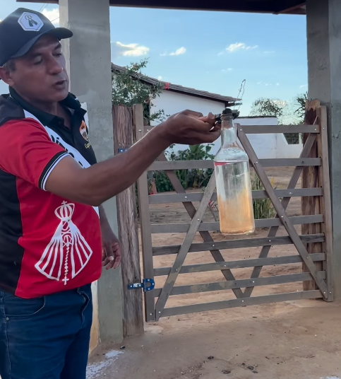 Agricultor realiza experiência da garrafa na fogueira de São João e traz otimismo para o inverno de 2027