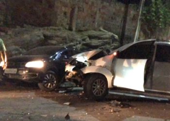 Colisão entre dois veículos  é registrada na Avenida Doca Belo, em Pedra Branca