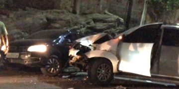 Colisão entre dois veículos  é registrada na Avenida Doca Belo, em Pedra Branca
