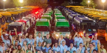 DO SERTÃO AO CARIRI: LULA EXPANDE INVESTIMENTOS E ENTREGA VEÍCULOS PARA SAÚDE E EDUCAÇÃO NO CEARÁ