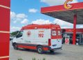 Susto em posto de combustíveis: carro trava com idosa acamada e PET no interior