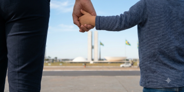 Senado aprova projeto que cria o Pix Pensão para automatizar pagamentos alimentícios