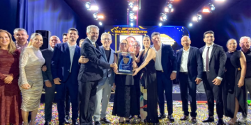 Prefeita Ivoneth Braga recebe prêmio “Destaque Político Melhores Prefeitos 2026” pelo trabalho desenvolvido em Pedra Branca