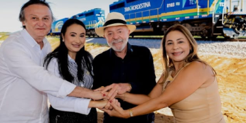 Ferrovia do Desenvolvimento: Em visita histórica a Quixeramobim, Lula anuncia R$ 600 milhões para a Transnordestina e sela pacto bilionário para transformar o Sertão Central