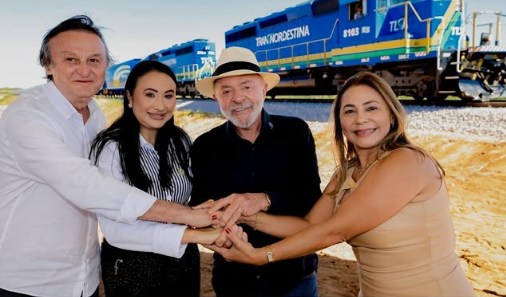 Ferrovia do Desenvolvimento: Em visita histórica a Quixeramobim, Lula anuncia R$ 600 milhões para a Transnordestina e sela pacto bilionário para transformar o Sertão Central