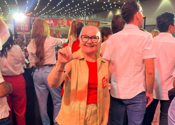 Prefeita Ivonete Braga prestigia convenção do PT e reforça apoio a Elmano de Freitas ao lado do presidente Lula