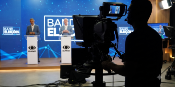 Debate na Band Ceará tem confronto direto entre Ciro Gomes e Elmano de Freitas na disputa pelo Governo do Estado