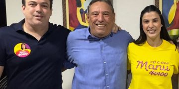 MAURÍCIO PINHEIRO REÚNE MULTIDÃO EM COMÍCIO PARA APOIAR MANU PIMENTA EM SENADOR POMPEU