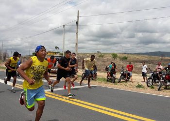 Atletas da região se preparam para a Corrida de Encerramento dos Jogos da Amizade em Mineirolândia