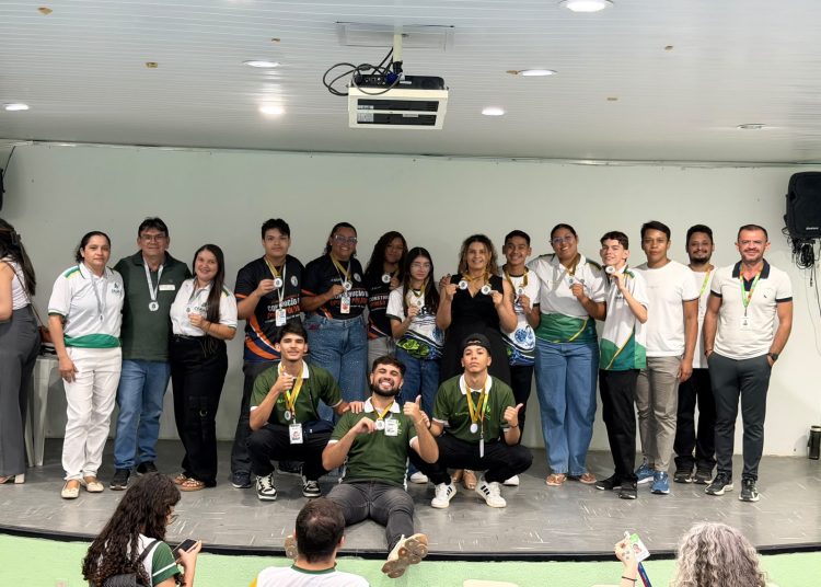 EEMTI Elza Gomes Martins conquista 4 medalhas de ouro e 1 de prata no Ceará Científico