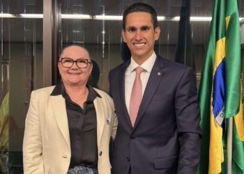 Prefeita Ivoneth Braga se reúne com deputado Domingos Neto em Brasília para discutir investimentos em Pedra Branca