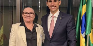 Prefeita Ivoneth Braga se reúne com deputado Domingos Neto em Brasília para discutir investimentos em Pedra Branca