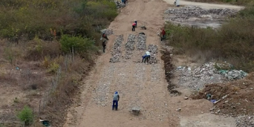 Gestão Ivoneth Braga avança com obra de calçamento que liga o Alto do Galileu ao Riso do Prado em Pedra Branca